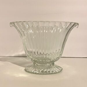 VTG Jeannette Glass “National” Pattern, Ribbed Vase.  PA, USA.